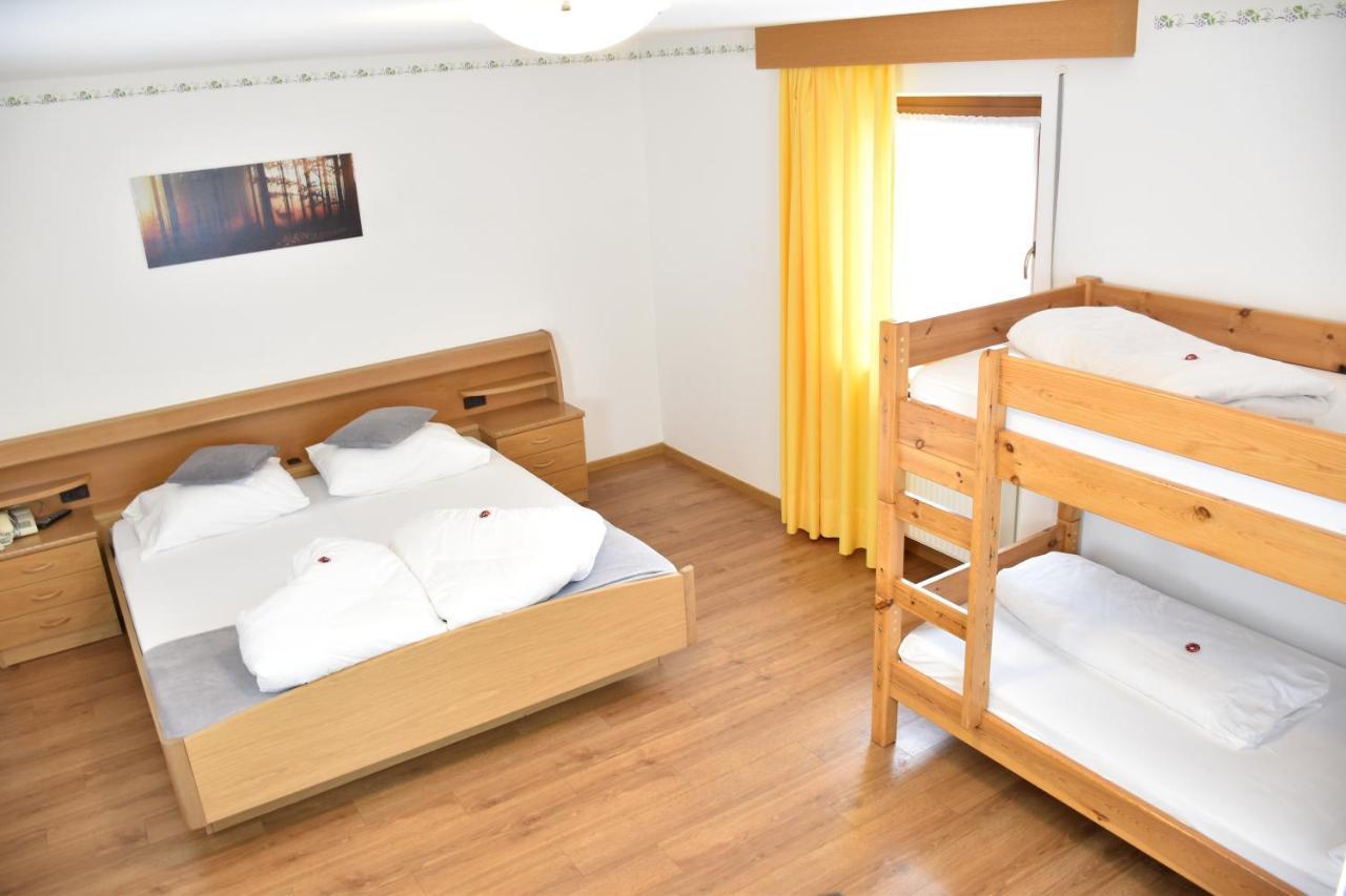 Almhotel Bergerhof Sarentino Esterno foto