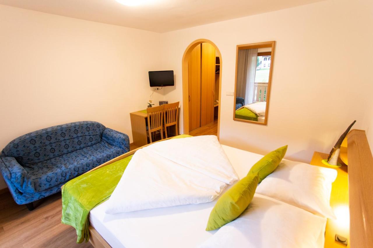 Almhotel Bergerhof Sarentino Esterno foto