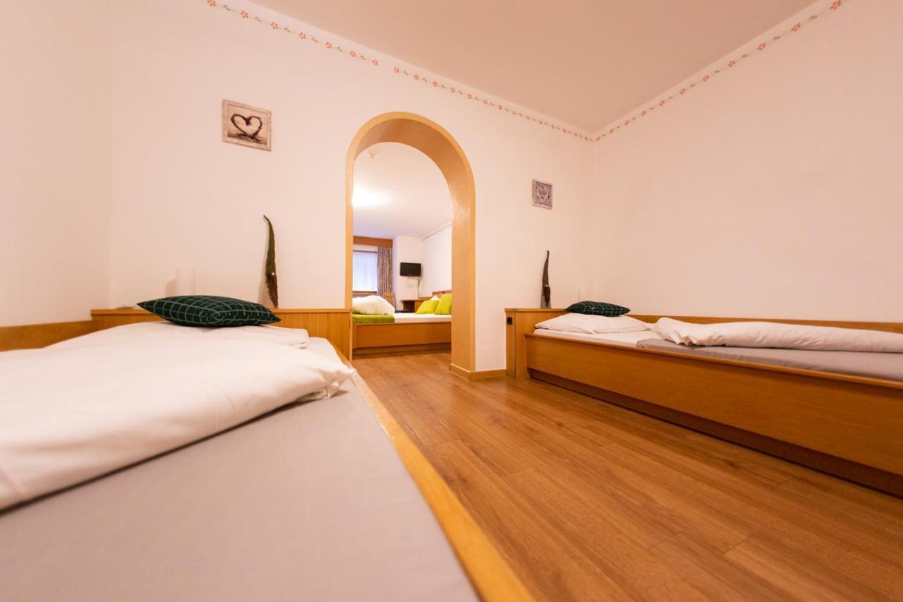 Almhotel Bergerhof Sarentino Esterno foto