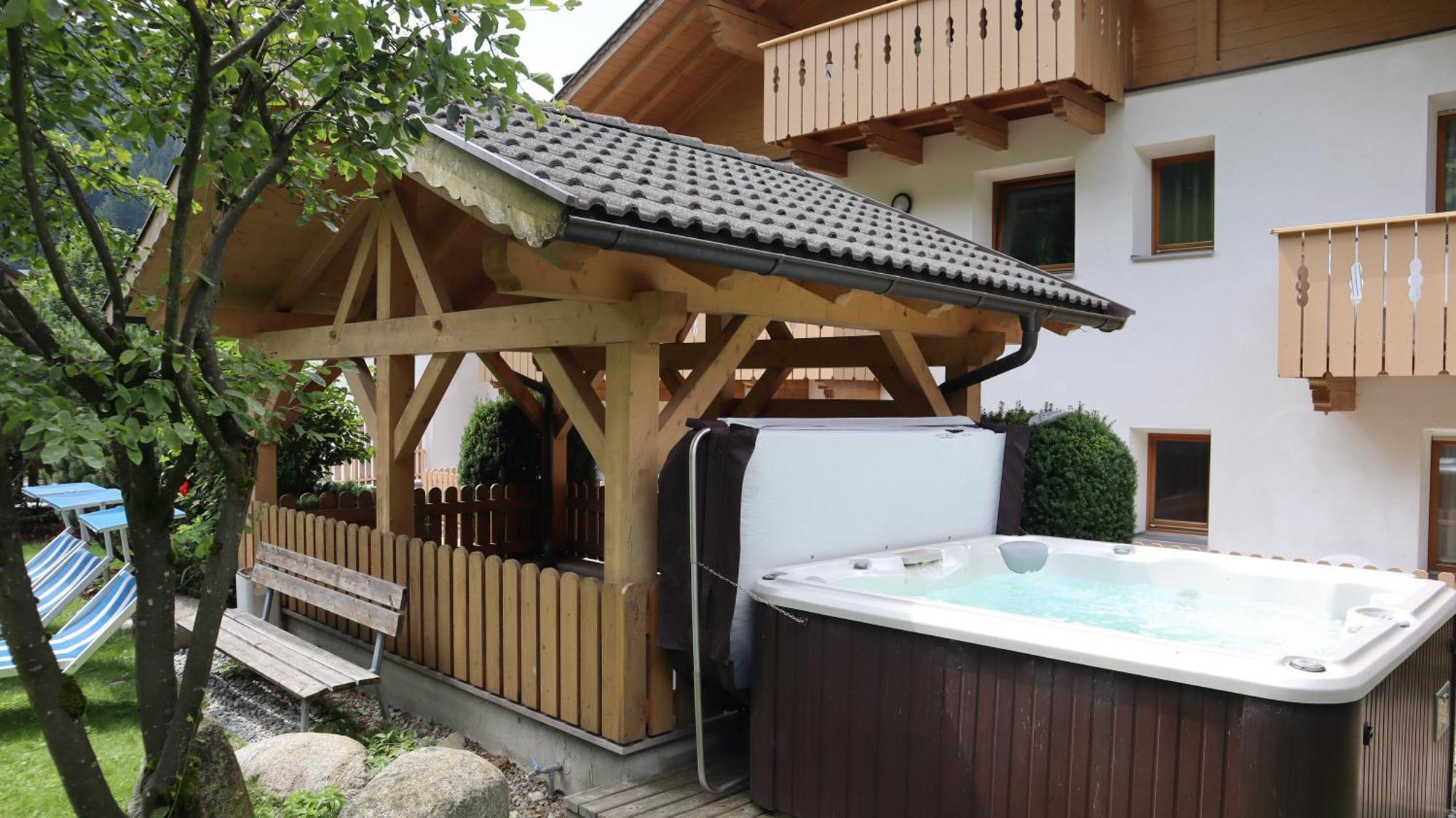Almhotel Bergerhof Sarentino Esterno foto