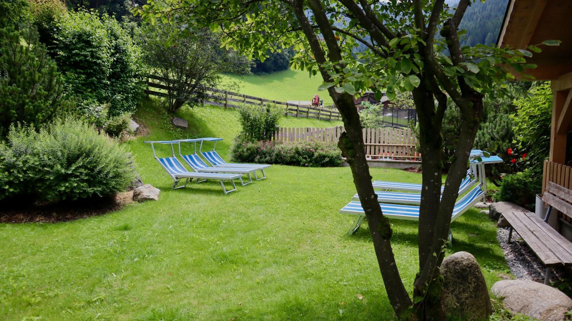 Almhotel Bergerhof Sarentino Esterno foto