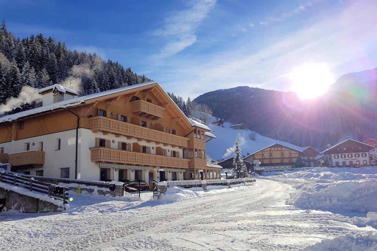 Almhotel Bergerhof Sarentino Esterno foto